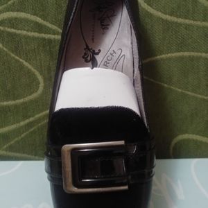Life stride baffle black & velvet shoes (sold)